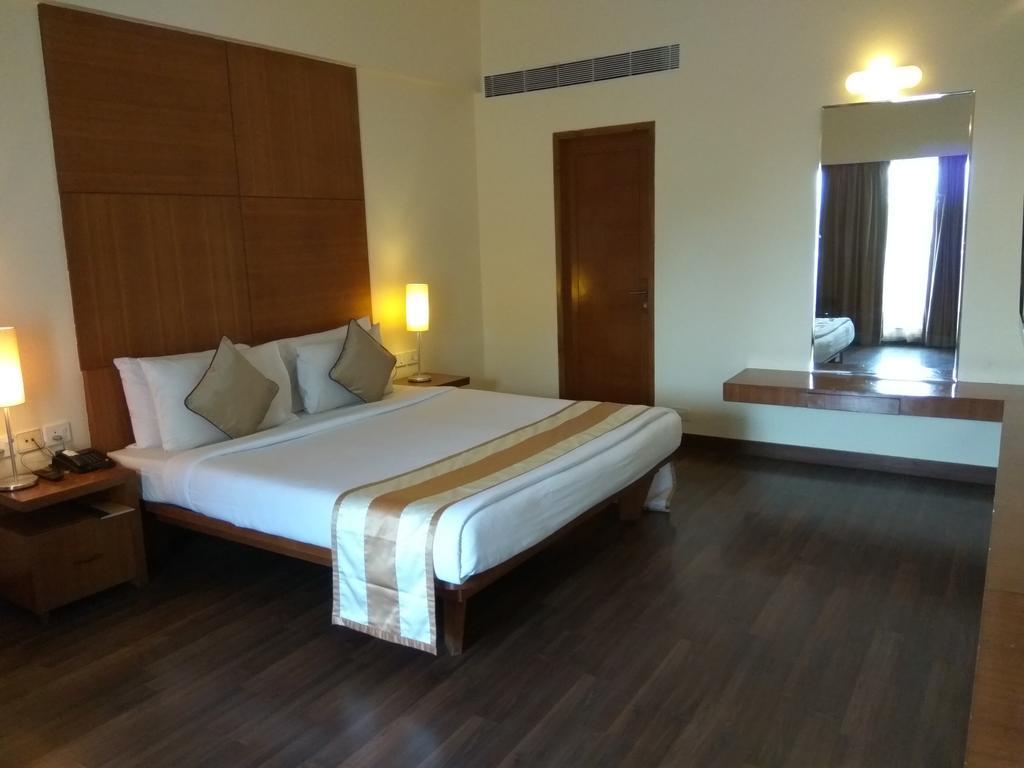 The Lagoona Resort Lonavala Esterno foto